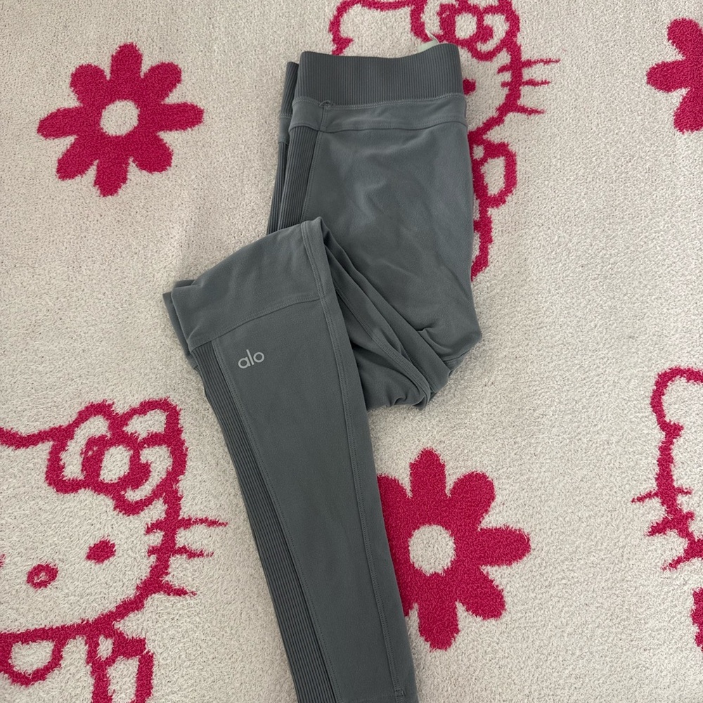 ALO Yoga Gray Leggings
